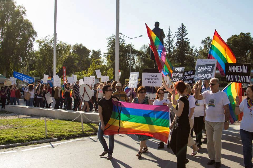 ONUR YÜRÜYÜŞLERİ VE LGBTI MÜCADELESİ