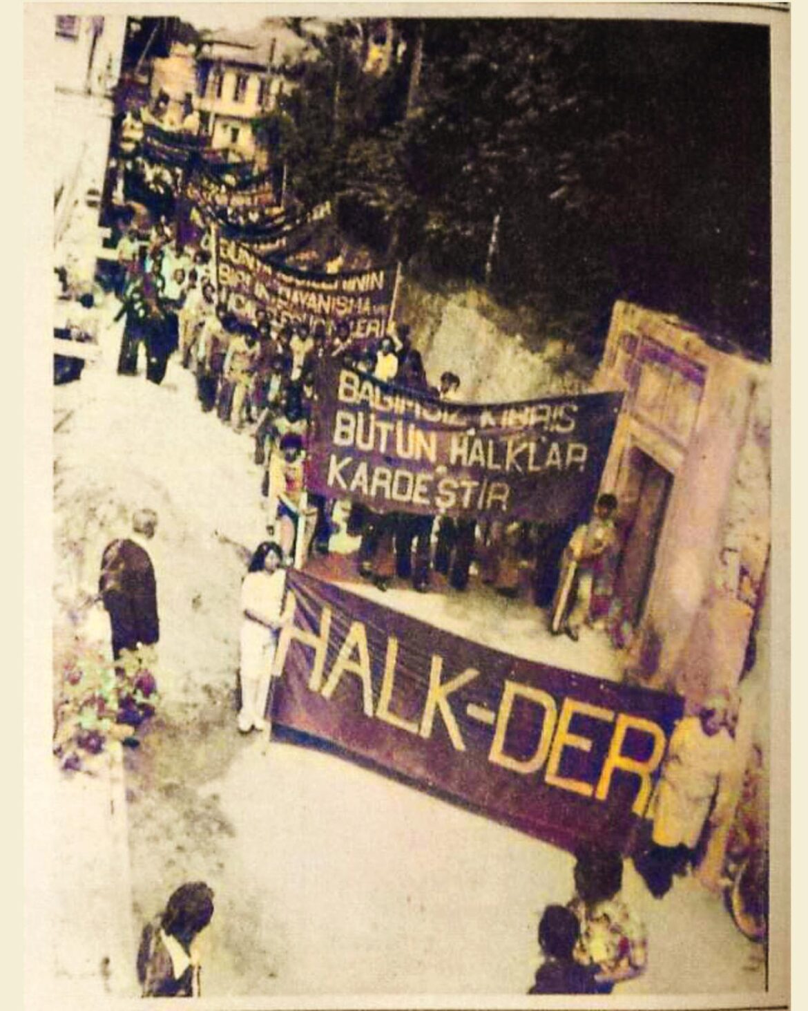 Gençlik Hareketinden Halk Hareketine: Halk-Der – Erol Ertugan